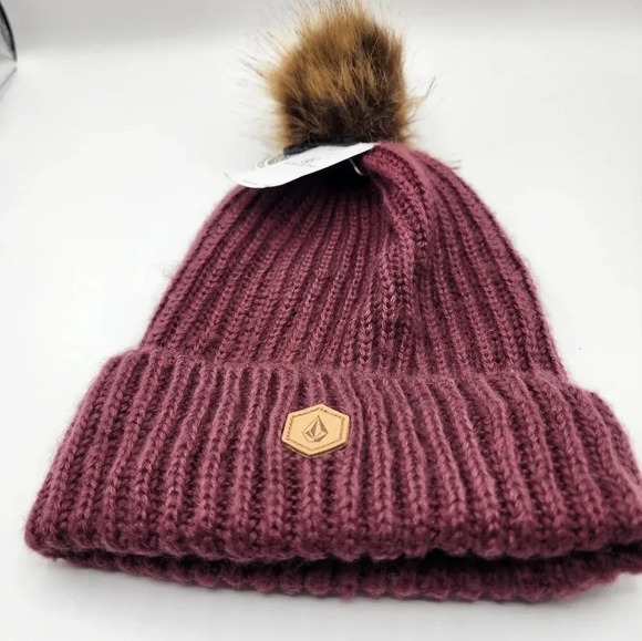 Volcolm Lula Burgundy Beanie NWT - Picture 2 of 6